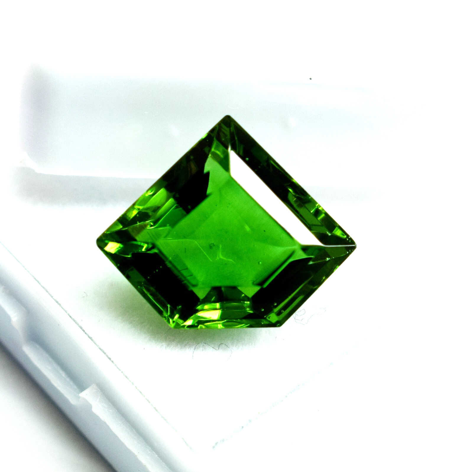 8 CT Color Changing Natural Alexandrite Certified Fancy Cut Loose Gemstone