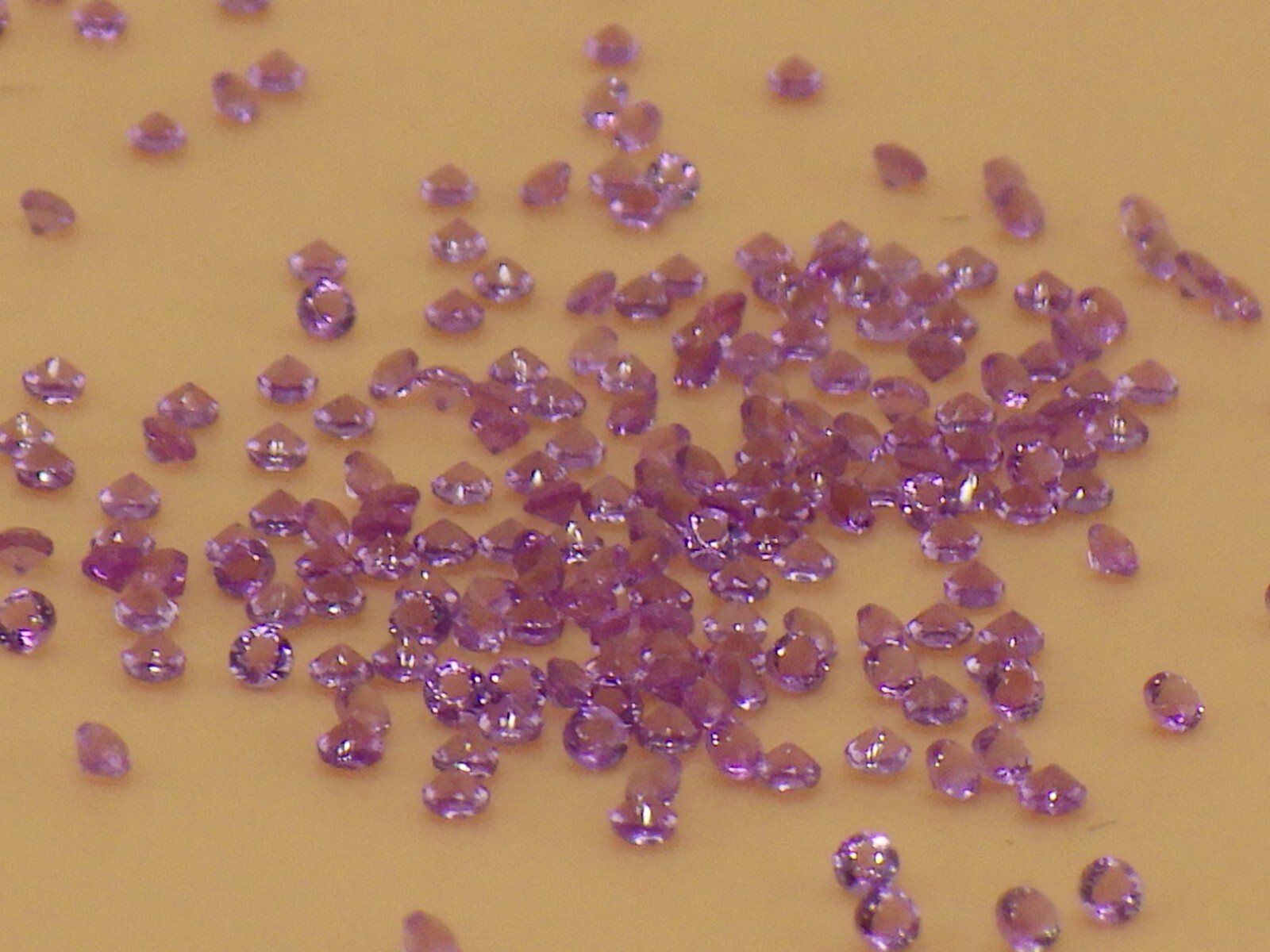 0.9mm Purple Amethyst lab-grown round loose gemstone – Lots of 10