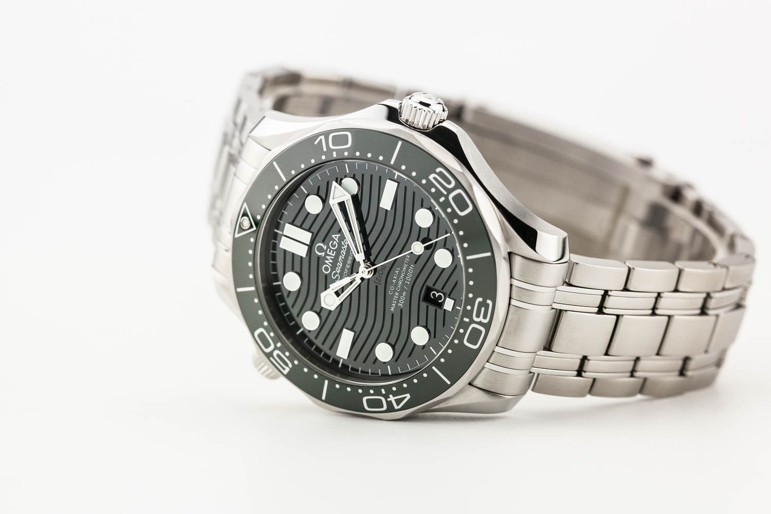Omega Seamaster 300M 42mm Green 210.30.42.20.10.001