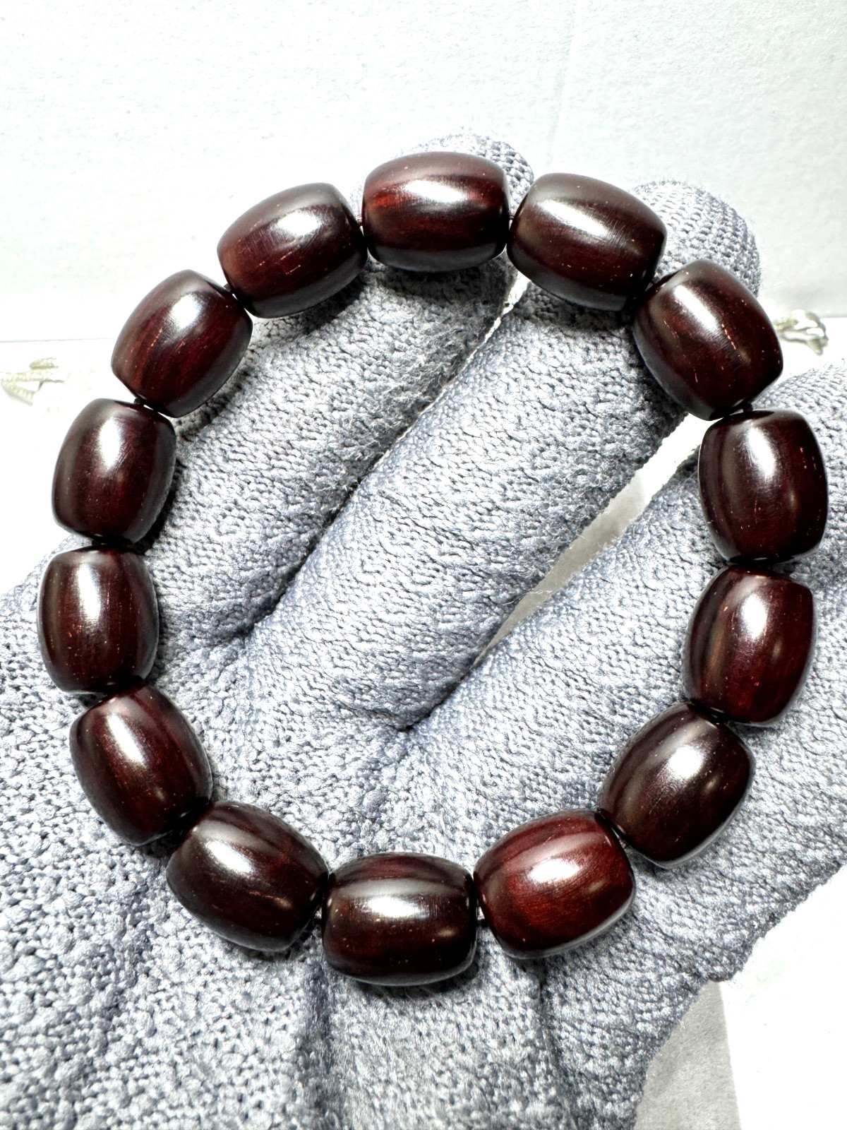 小叶紫檀ZT107 Indian Red Sandalwood Date Shaped Beads 12×15 mm Gold Stars 二膘料