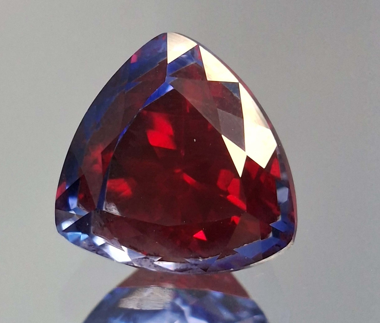 Pitambari Sapphire Trillion Cut 17-19 Ct Natural Certified Loose Gemstone RK873