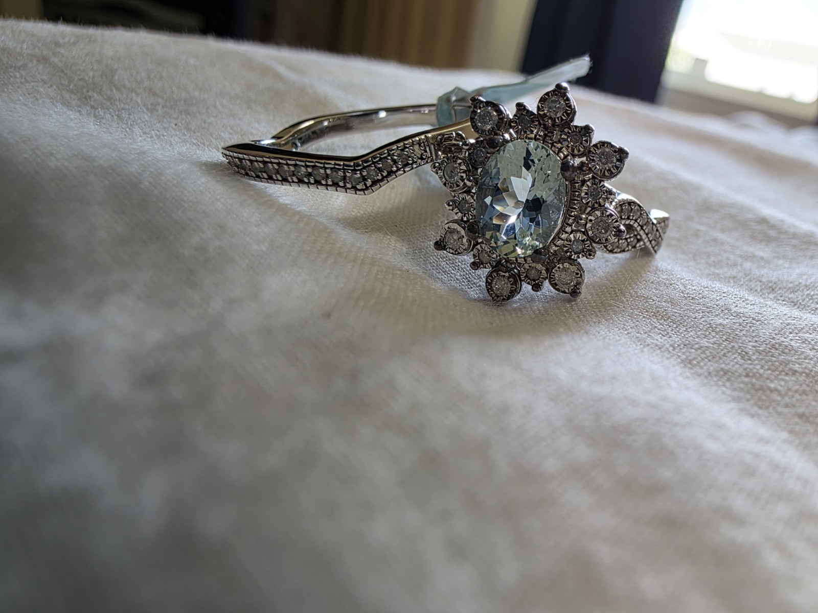 Silver Engagement Ring Size 7 Oval Blue Stone Halo Setting Unisex Adults