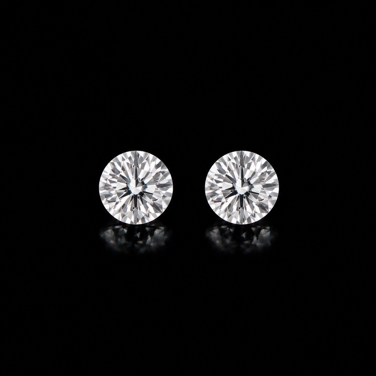 .50Ct (2pcs) Round Lab-Created Diamonds 2pcs 1.00-1.24ctw Total 0.50ct Each