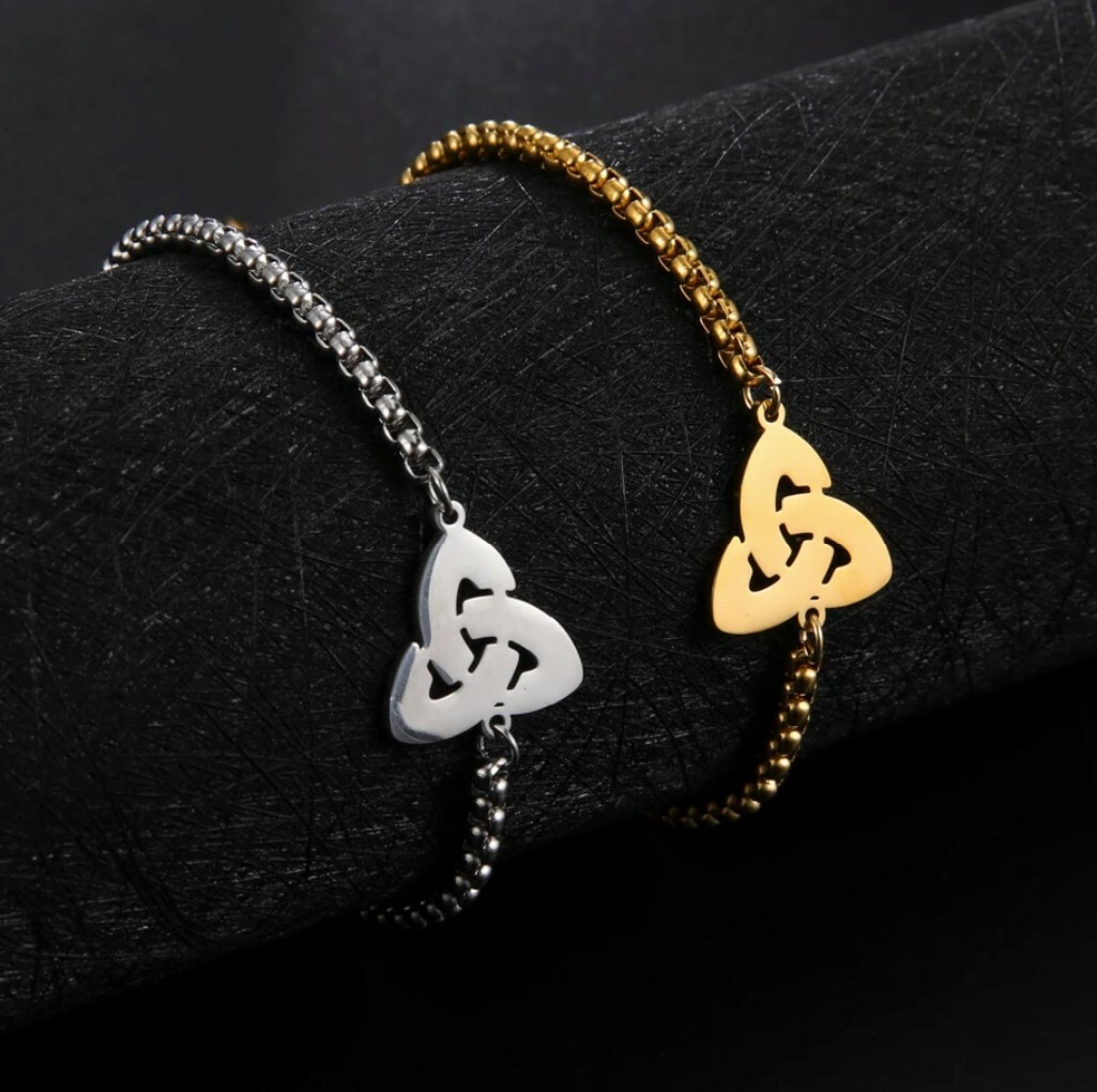 Stainless Steel Trinity Single Charm bracelet 7-9 inch incl 2 in extender