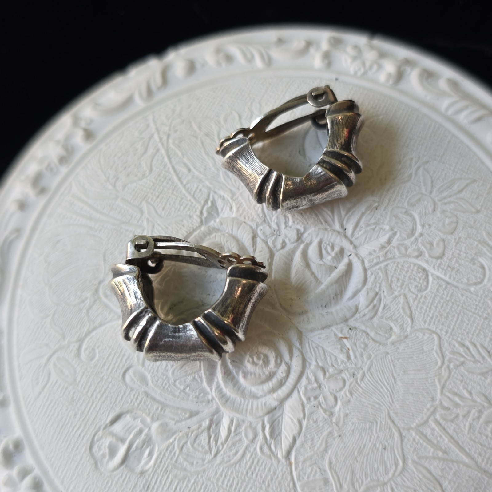 Retired James Avery Sterling Silver bamboo C Hoop Earrings Clip on