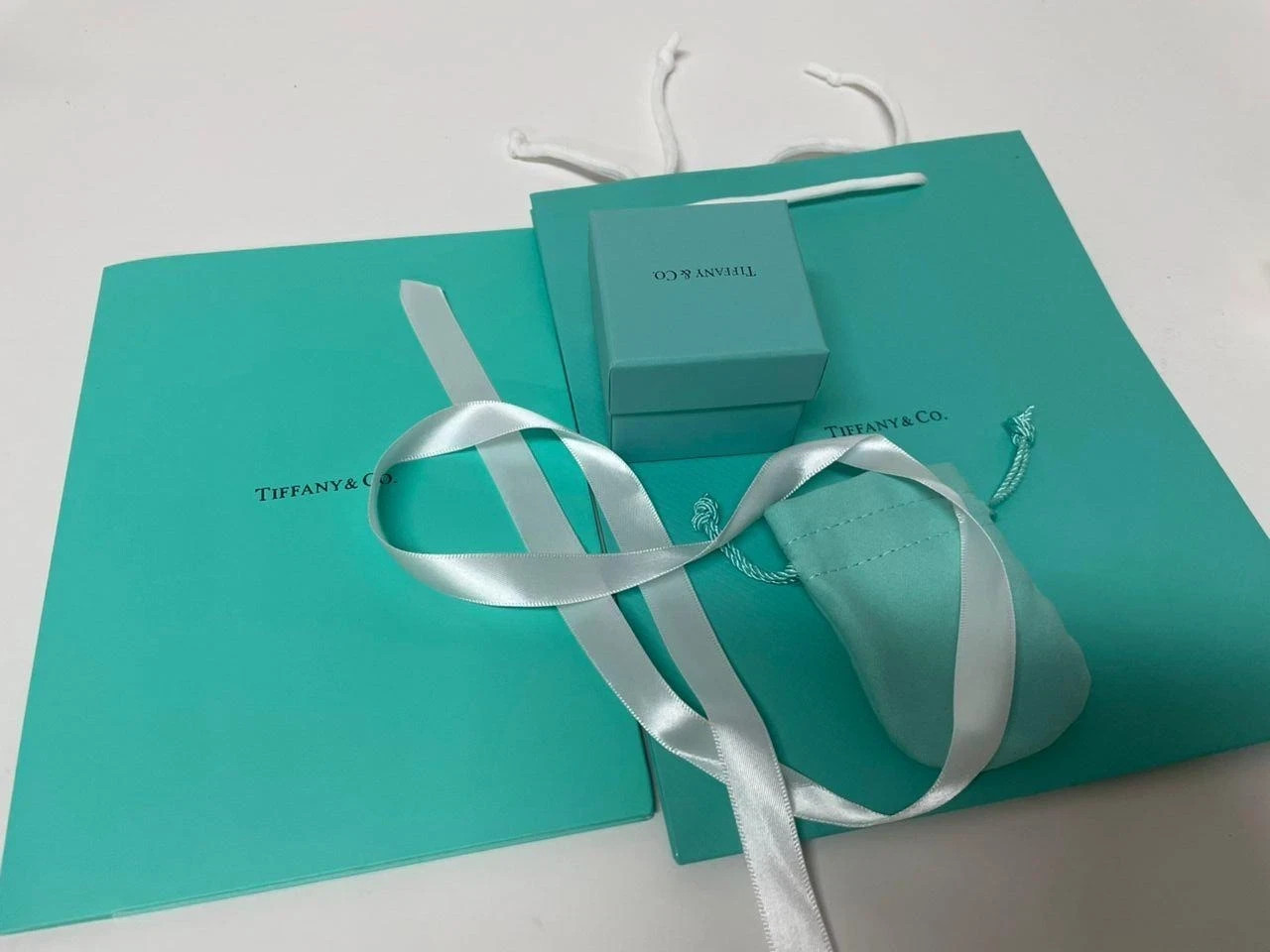 Tiffany & Co Engagement Ring Box + Outer Box + Pouch + Certificate + Folder +Bag