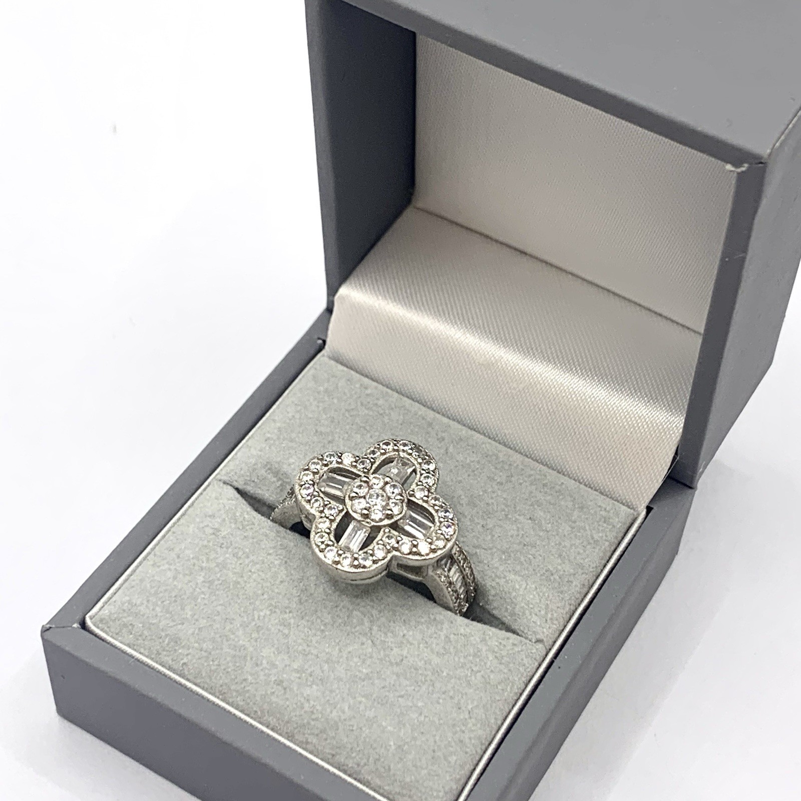 CZ Cluster 925 Sterling Silver Ring Ornate Flower Round Baguette Cut – Size P