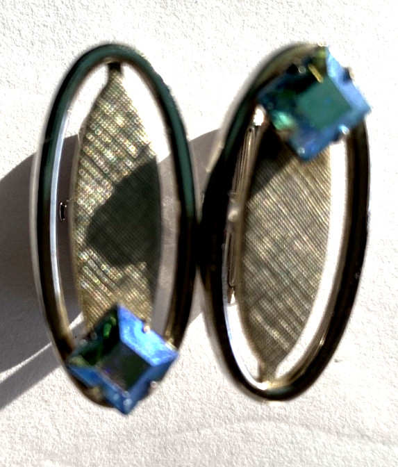 Beautiful Vintage Signed Swank 70s Sliver Tone Blue Rhinestone Cuff Links