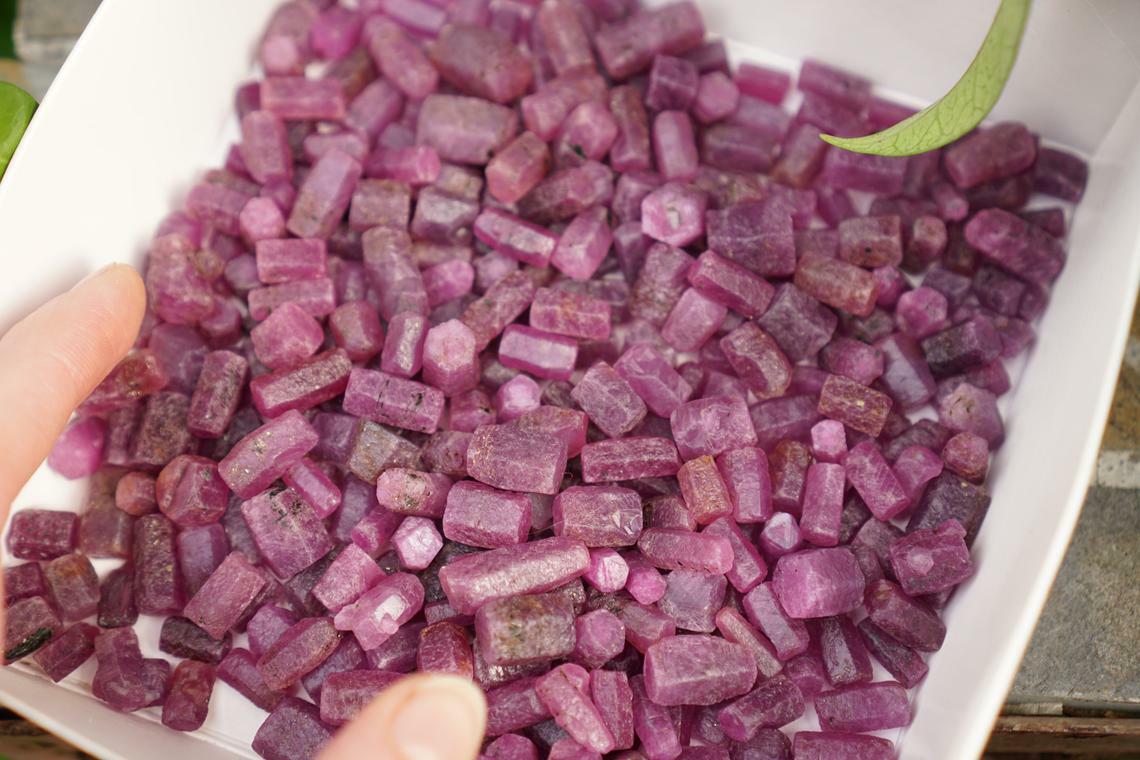 100% Natural Mozambique Red Ruby Facet Grade Gemstone Rough Lot AAA+ 100.00 Ct
