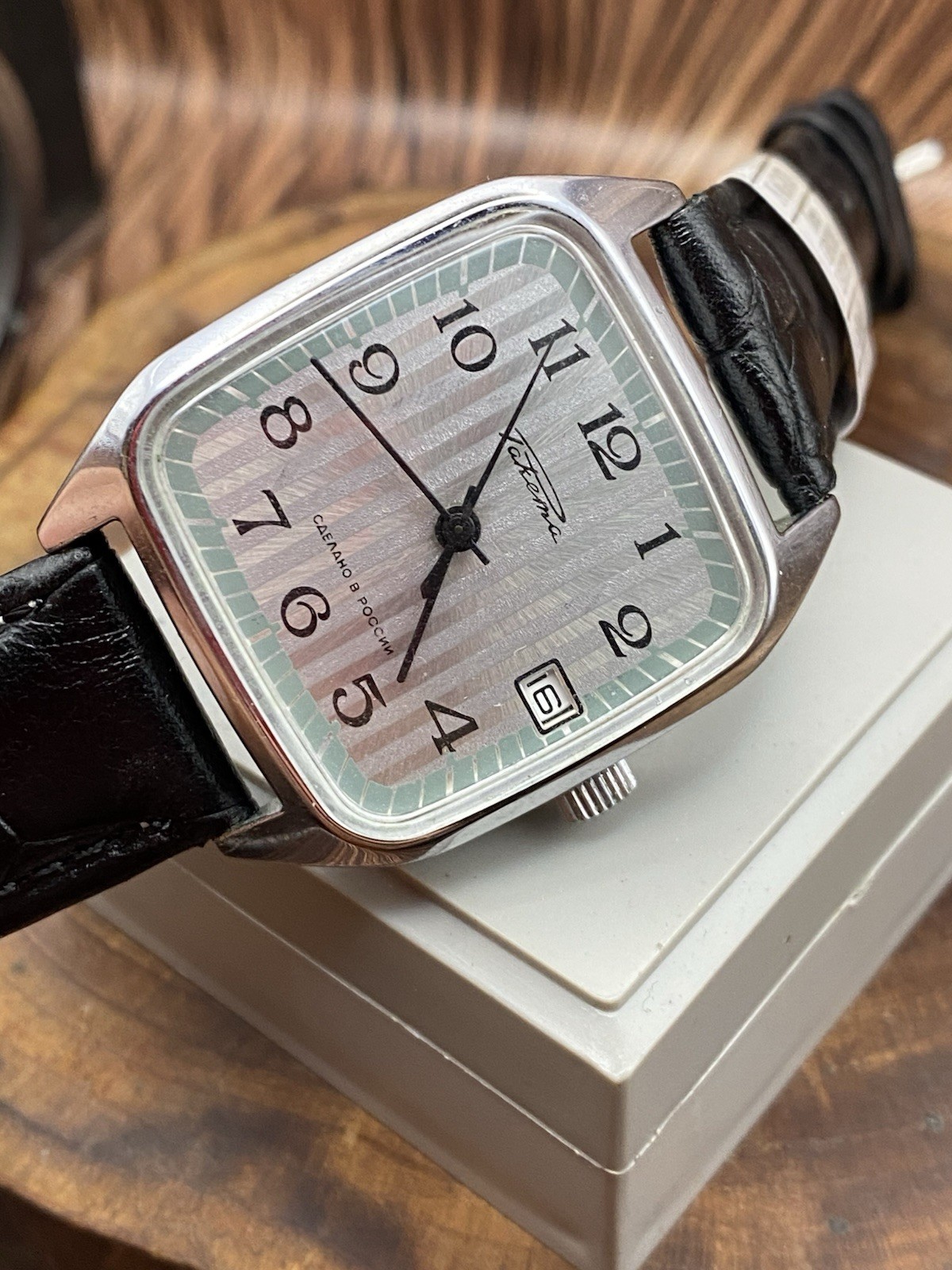 RAKETA 17 jewels USSR 1990’s cal.2614.H Man’s Wrist Watch Day Served