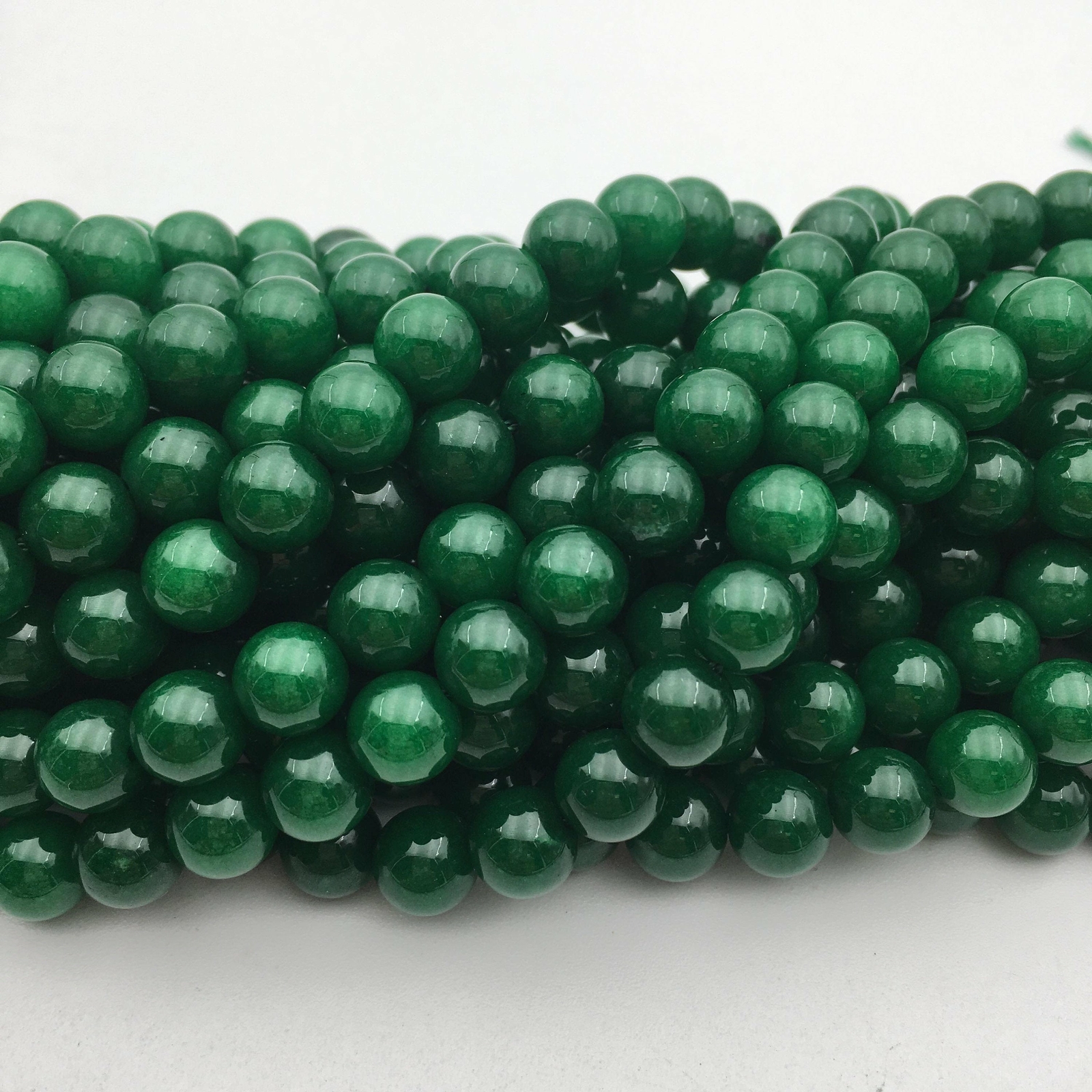 Solid Green Dyed Jade Smooth Round Beads Size 4mm 6mm 8mm 10mm 15.5″ Strand