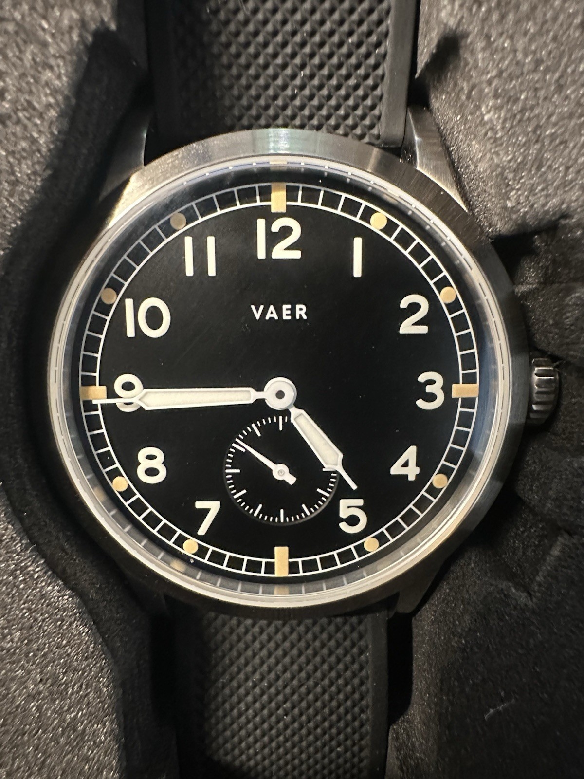 VAER S5 DIRTY DOZEN MEN’S QUARTZ FIELD WATCH 40MM CASE LOS ANGELES US MICROBRAND