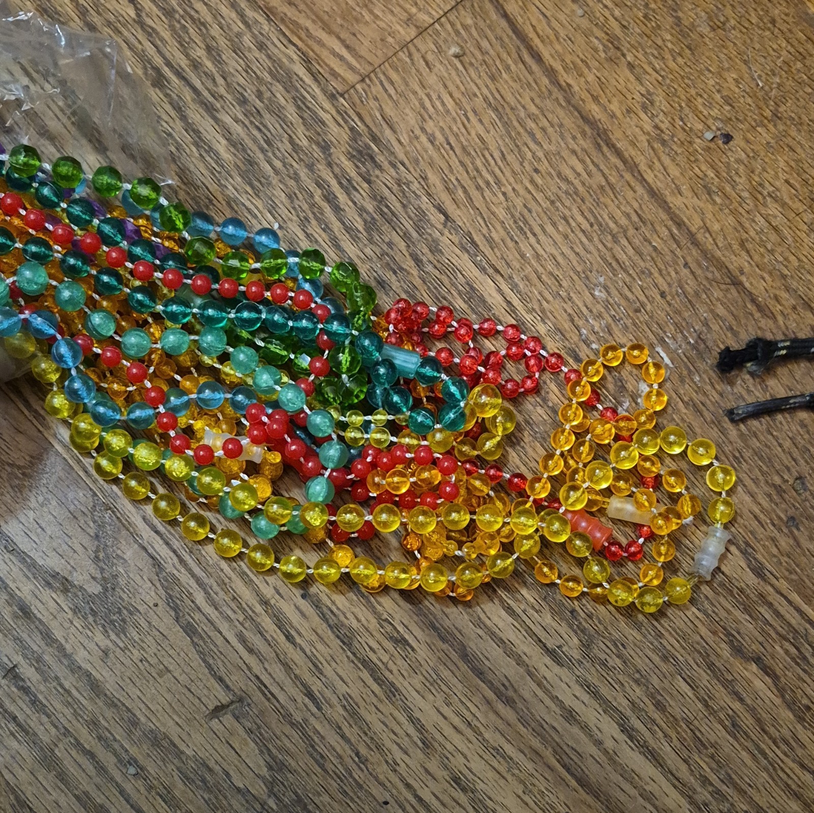 Mixed Lot Multicolor Plastic Bead Necklaces & Bead Strands, Unisex Adults