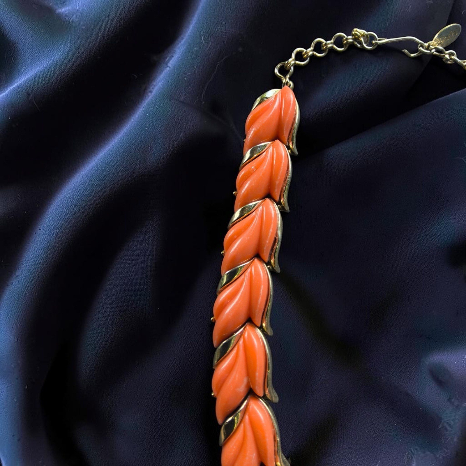 Vintage Dafri Orange Thermoset Lucite Leaf Choker Necklace Mid Century MCM 15″
