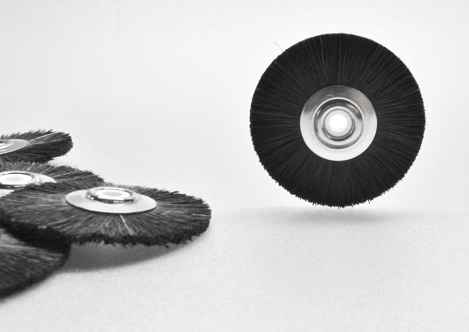 2″ Stiff Bristle Wheel Brush Metal Hub w/ Nylon Center Jewelry Clean and Polish