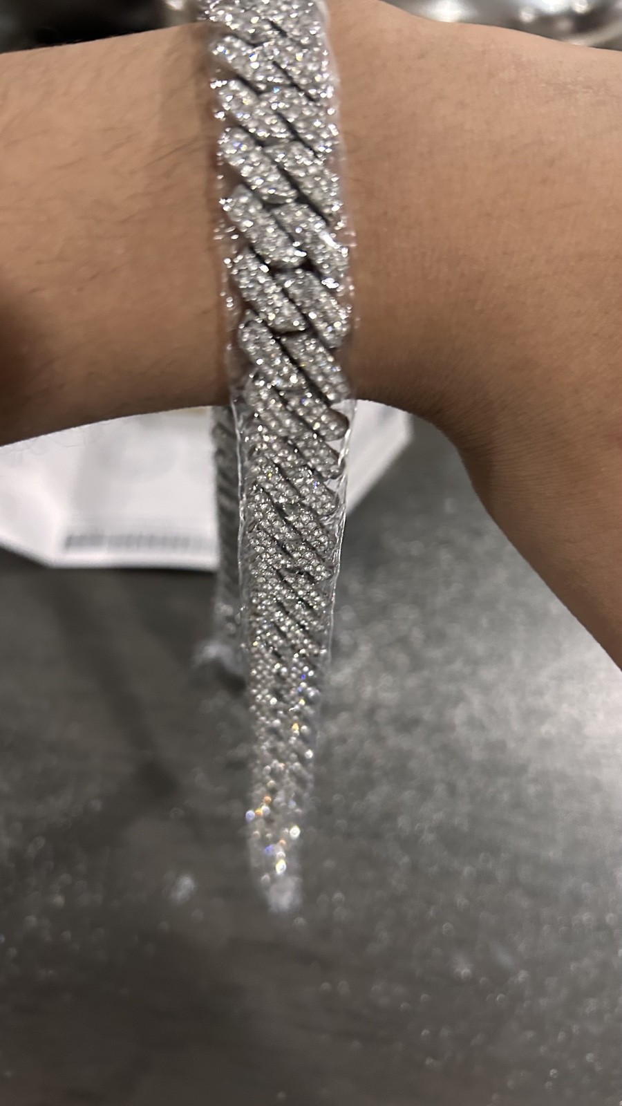 Sliver 15mm wide 20/22/24 inch Iced vvs1 moissanite cuban link chain.
