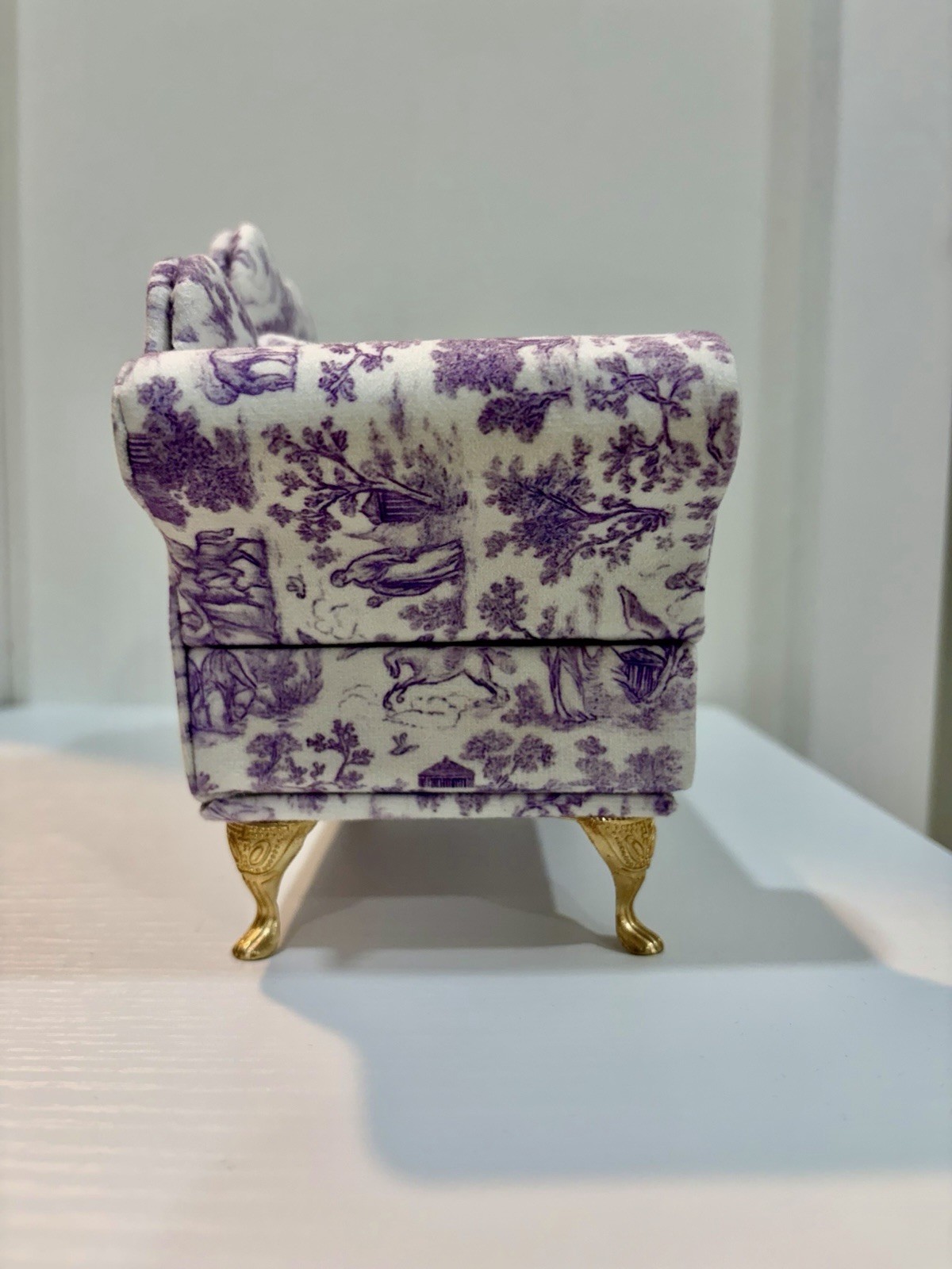 Purple/White Toile Sofa-Shaped Jewelry Box w/ Mirror Lid, Velvet Lined, 6 Ring