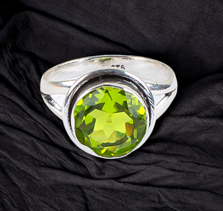 Elegant Peridot Gemstone 925 Sterling Silver Handmade Jewelry Ring All Size