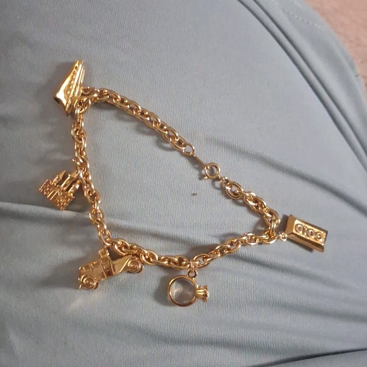 Coach Gold Tone Cable Chain Charm Bracelet Dangle Charms Lobster Clasp Signed