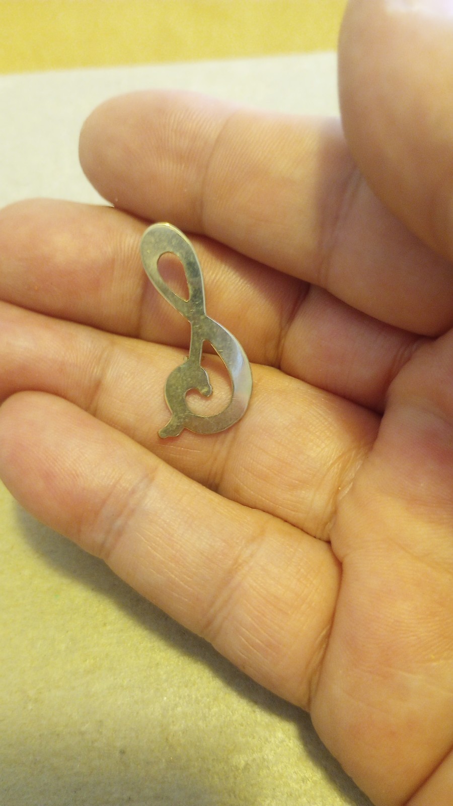 Vintage Gold Tone Cursive Letter “S” Brooch/Pin – No Mark