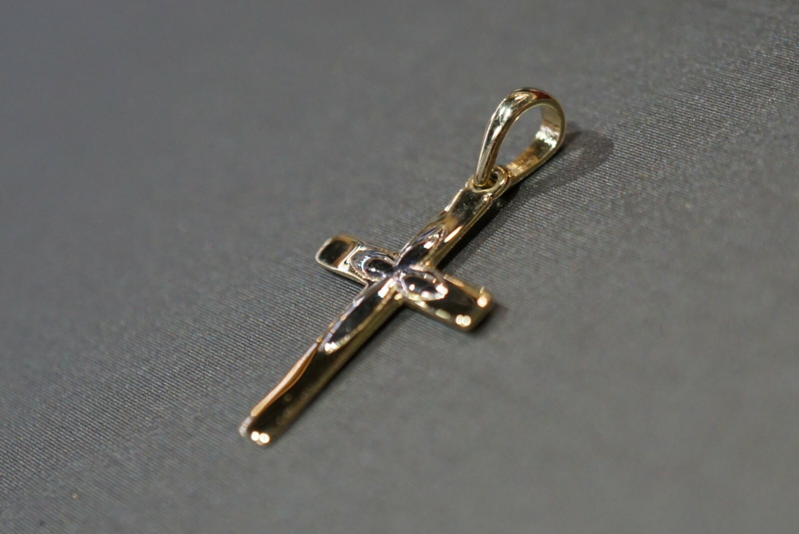 14K Solid Yellow Gold Two Tone Polished 0.9″ Small Crucifix Cross Charm Pendant.