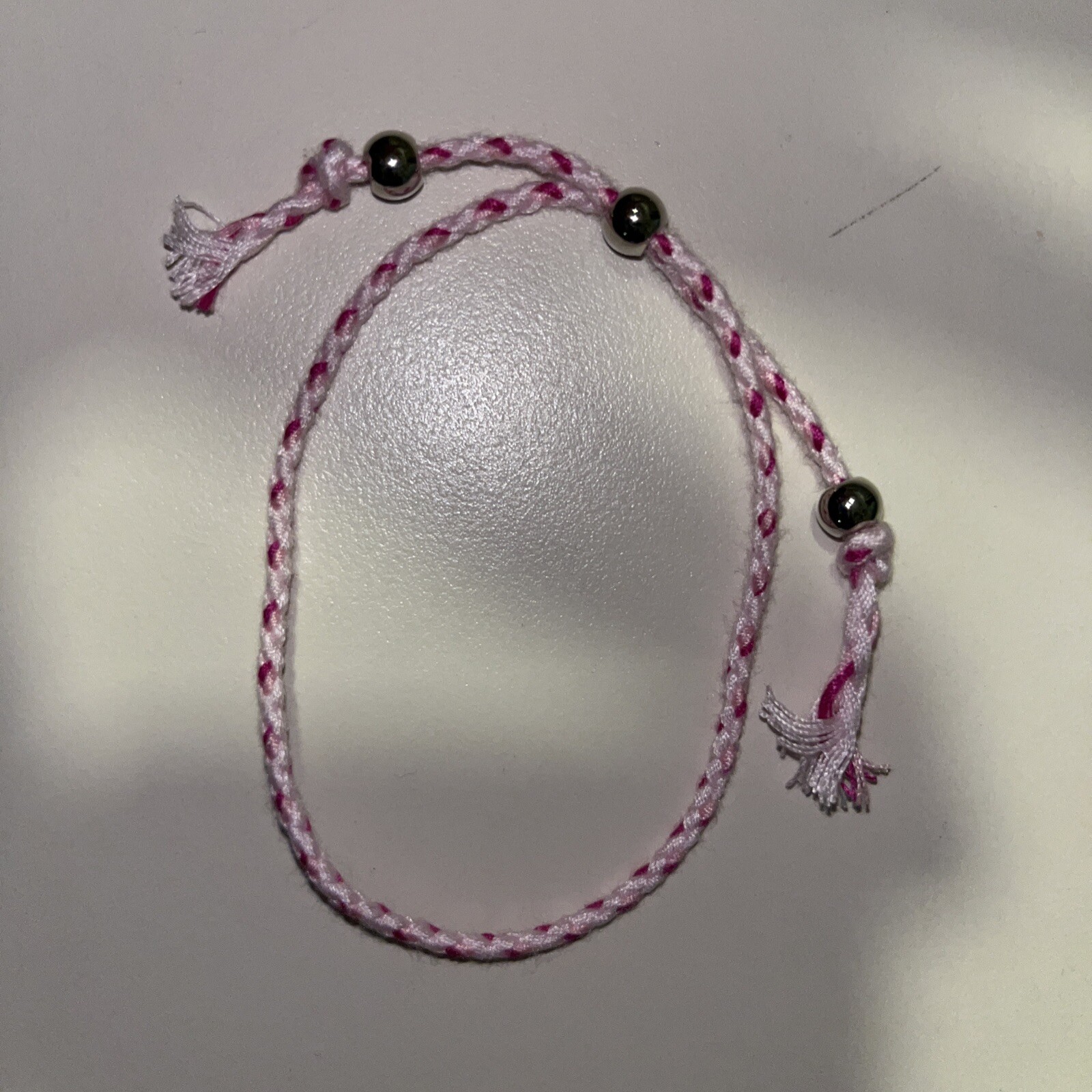 NEW BOHO BRAIDED THREAD FRIENDSHIP BRACELET ADJUSTABLE COLOR FUCHSIA WHITE PINK