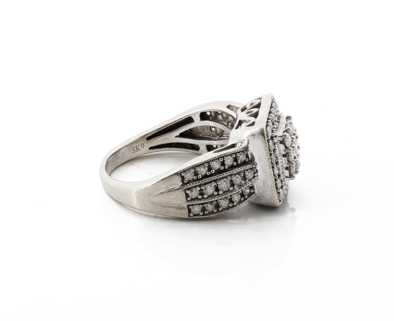 10K White Gold Ring With Diamonds Approx. 1.50 CTW, Size 8