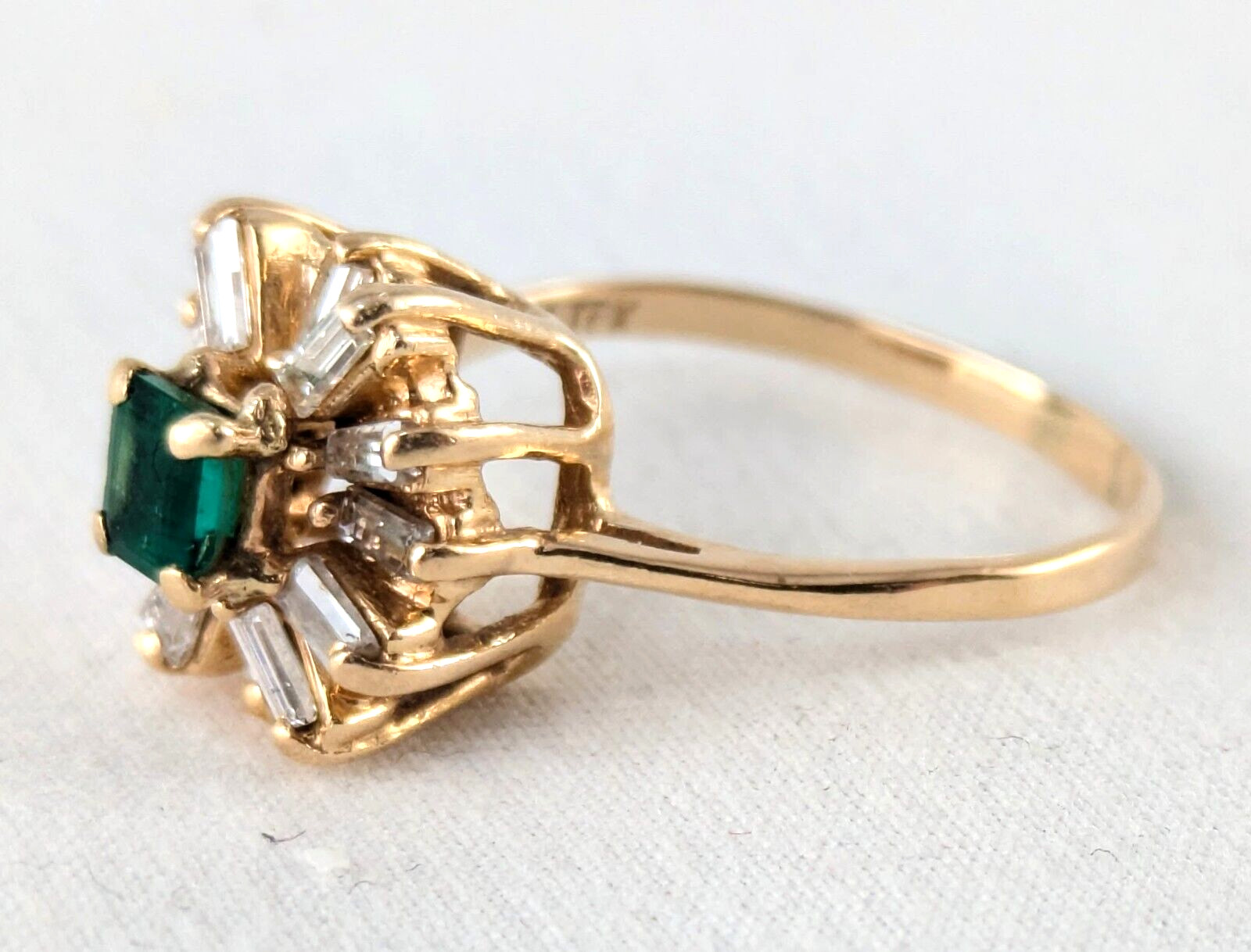 14K Gold Approx .35 Ct Emerald and .50 Ct Baguette Diamond Halo Ring Size 8.5