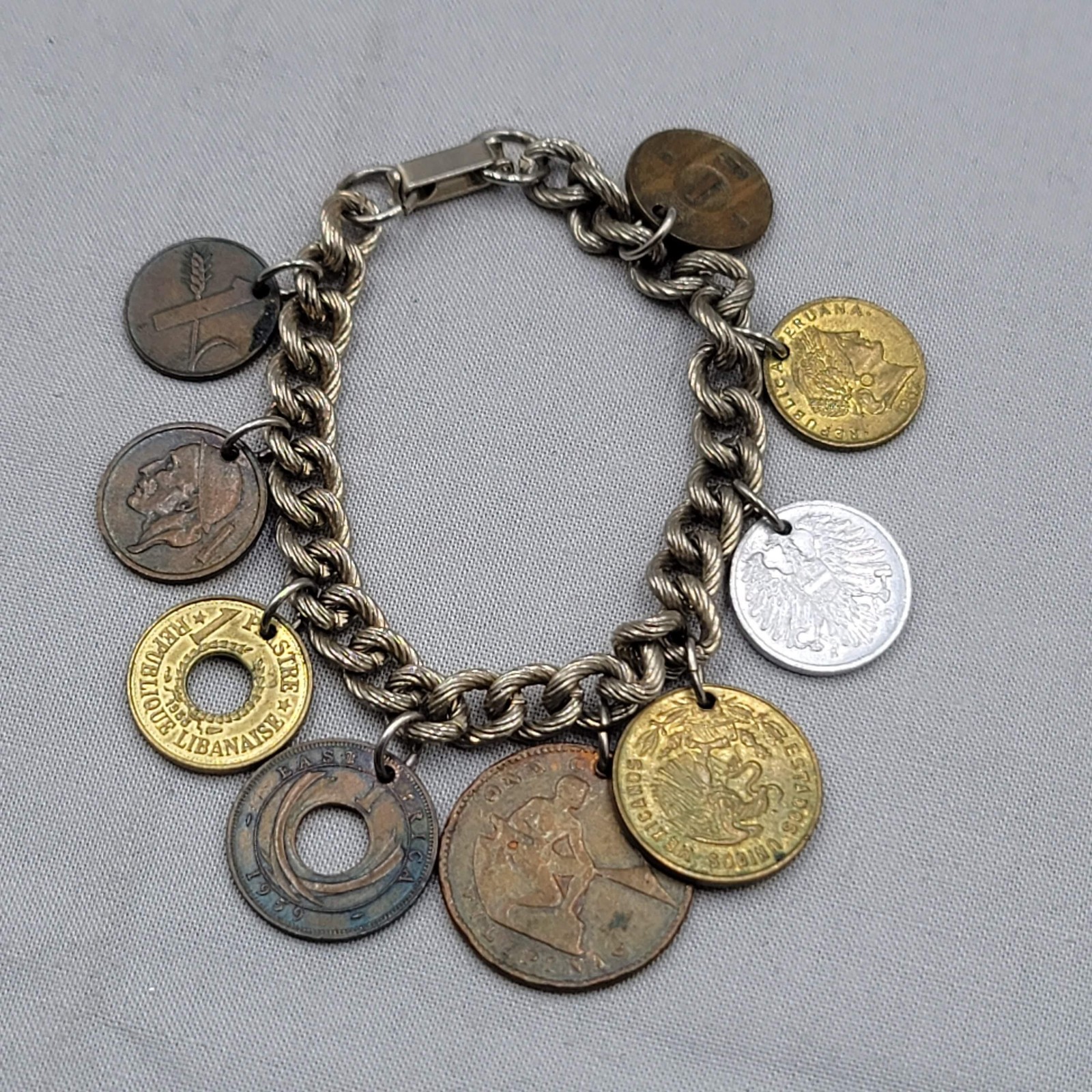 Vintage World Coin Charm Chain Bracelet Womens 6.5 In Travel Jewelry