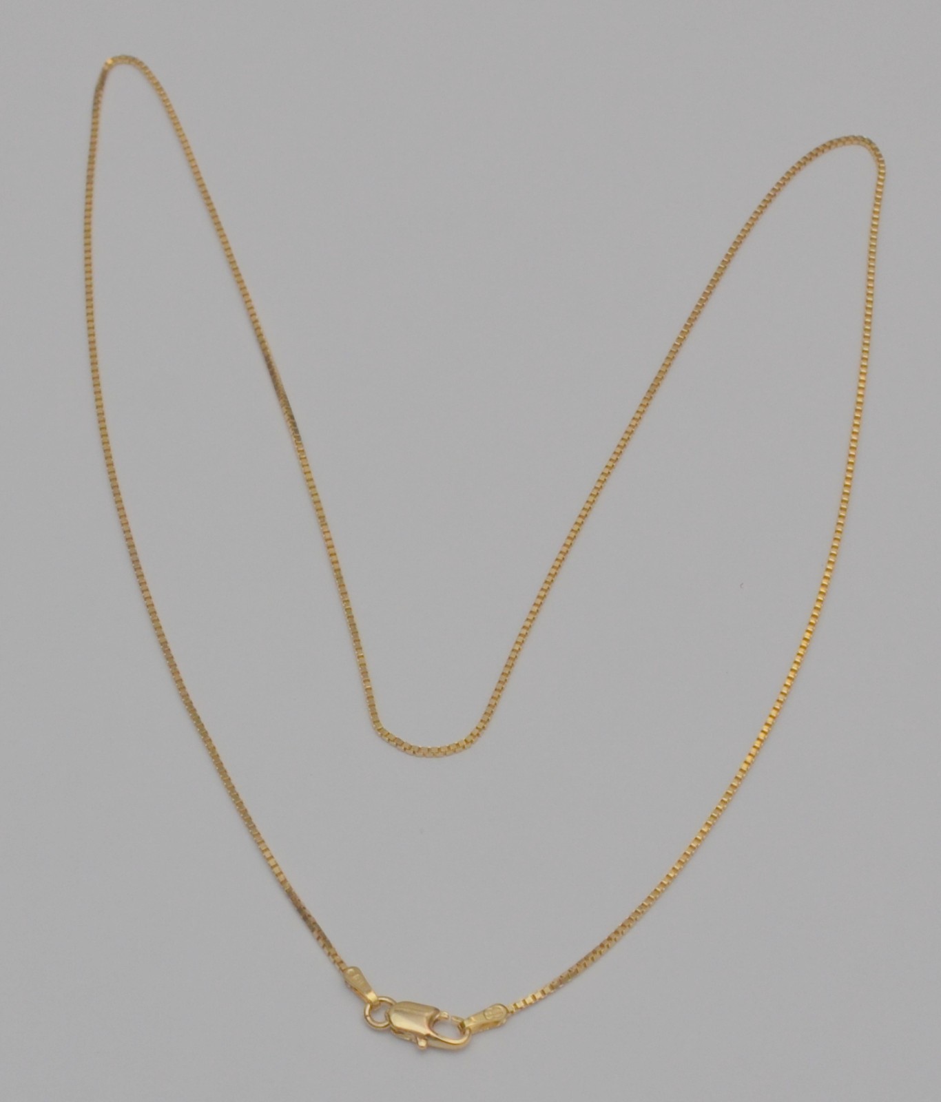 14K Yellow Gold Box Chain Necklace 18″ 0.9mm Lobster Clasp C1