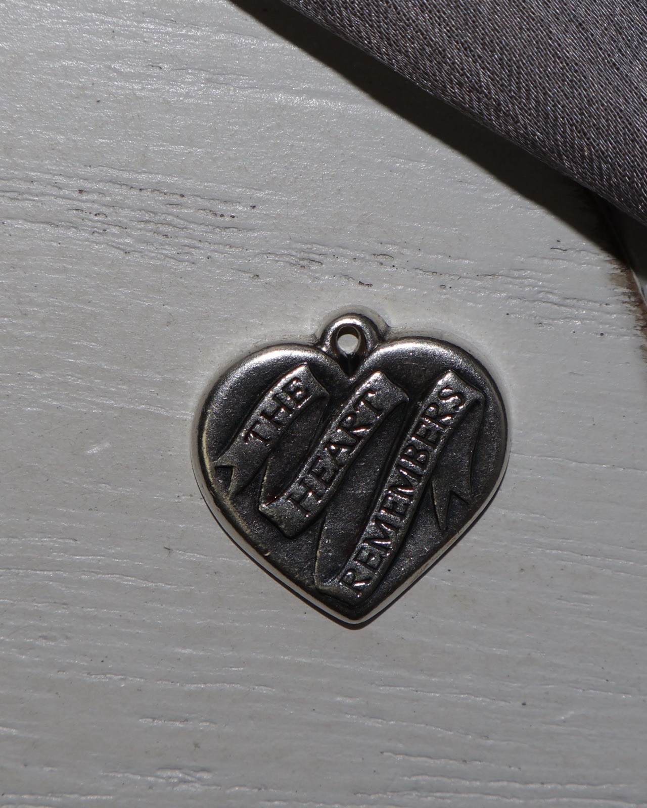 James Avery 925 The Heart Remembers Charm 4.6G / 0.7in