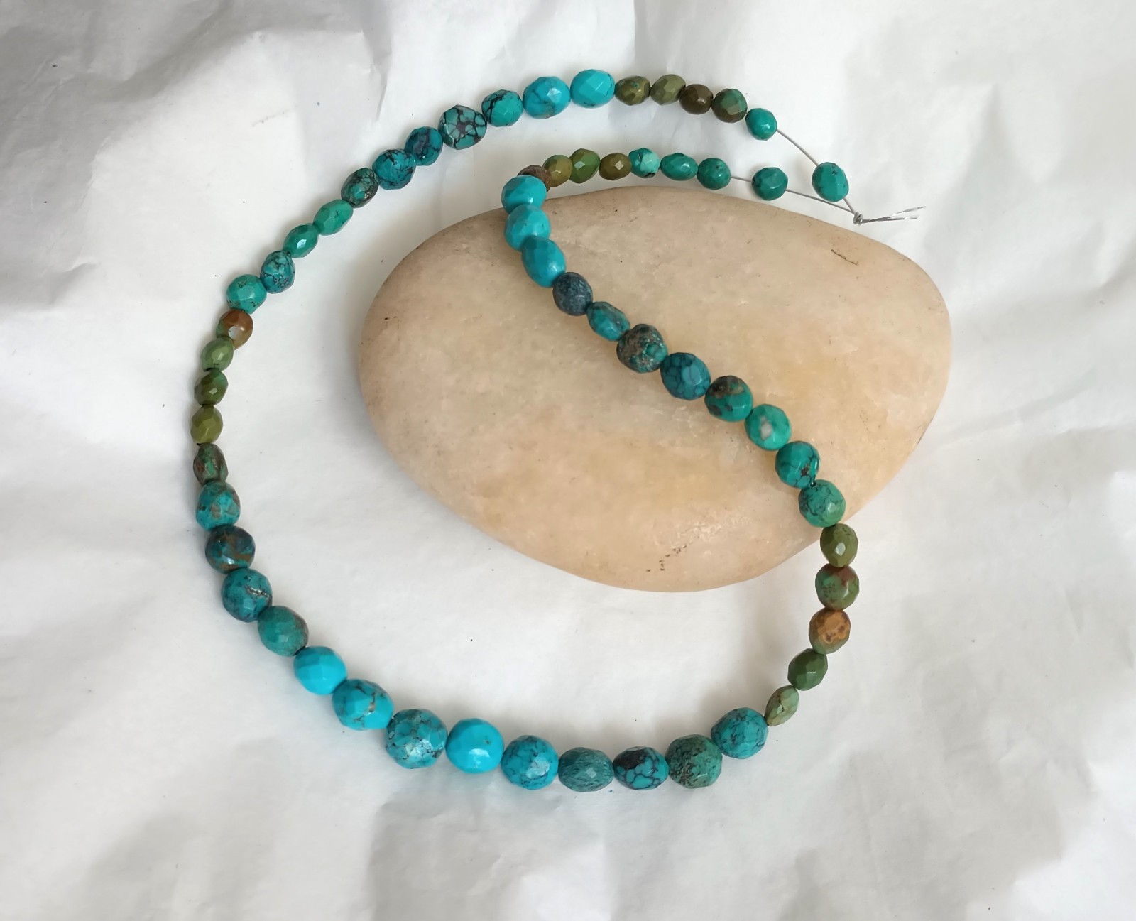 FACETED MULTI-COLOR/MINE TURQUOISE 6-9MM OFF-ROUND NUGGET BEADS – 17.75″ – 5590E