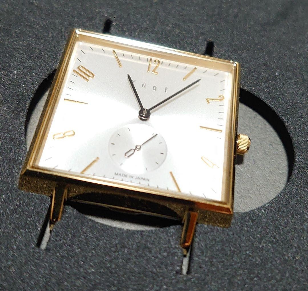 Knot Square SQ-32YGSV with selectable genuine strap