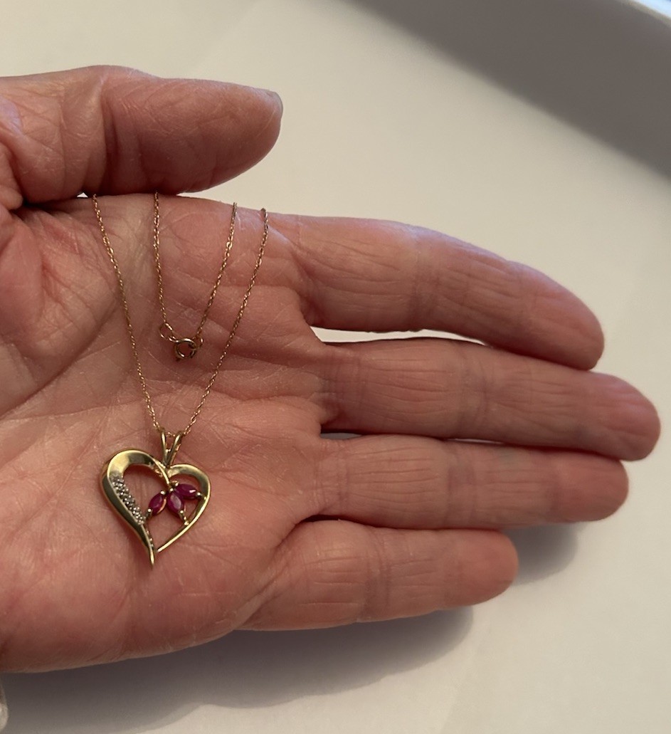 Vintage 2 GRAMS 10K YELLOW GOLD RUBY HEART PENDANT 18” 10K YELLOW GOLD 18” CHAIN