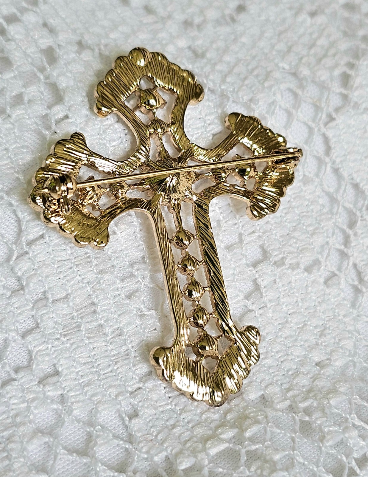 GYN & JOY Crystal Rhinestone Ornate Crucifix Cross Brooch Christian Jewelry