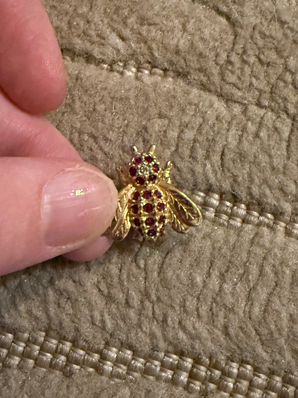 Gold Tone Bee Pin Brooch, Red Rhinestone Cluster, Metal, Animals & Insects