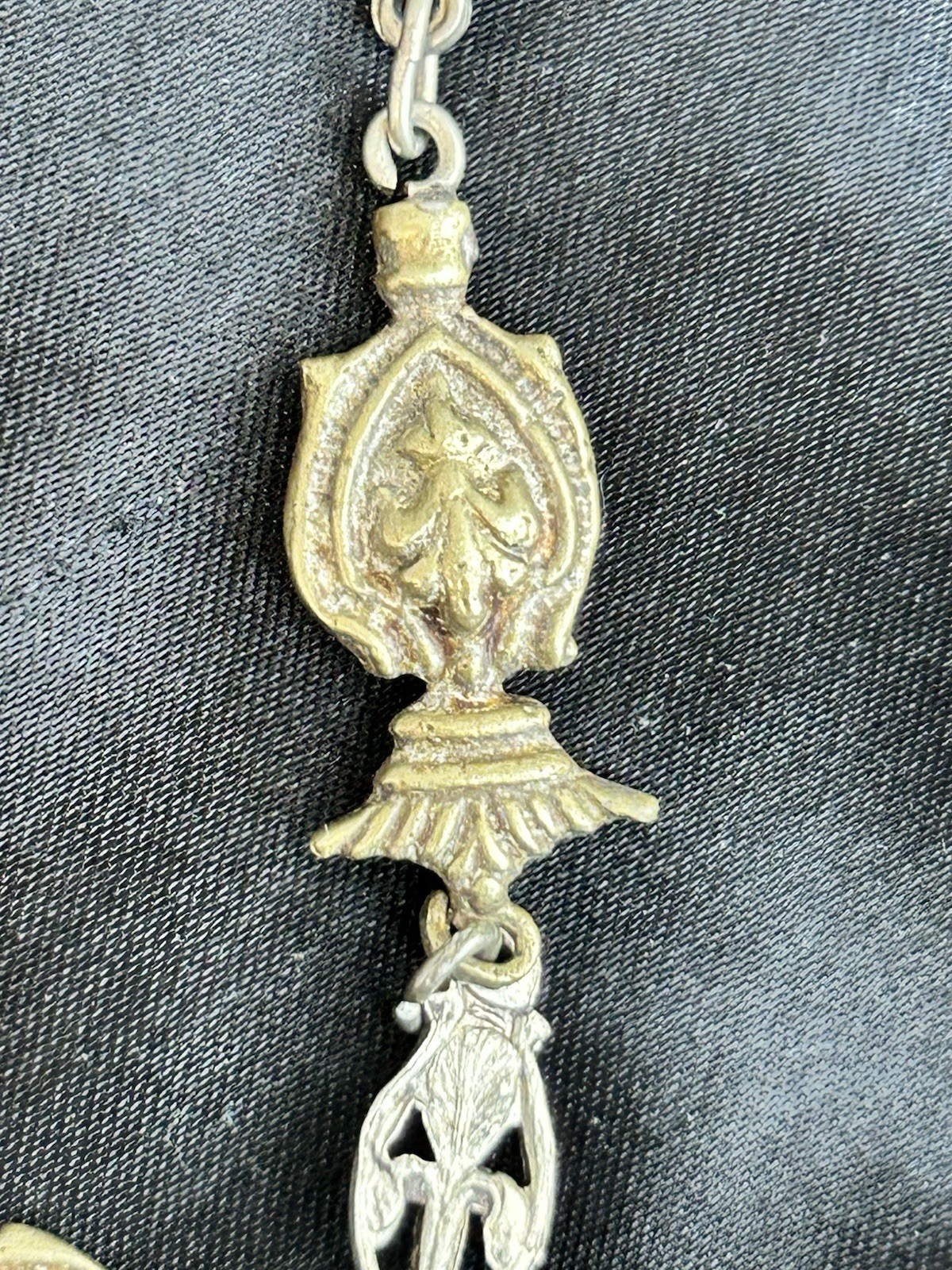 Antique Unsigned Peruzzi? 800 Silver Roman Renaissance Revival 33″ Necklace Muff