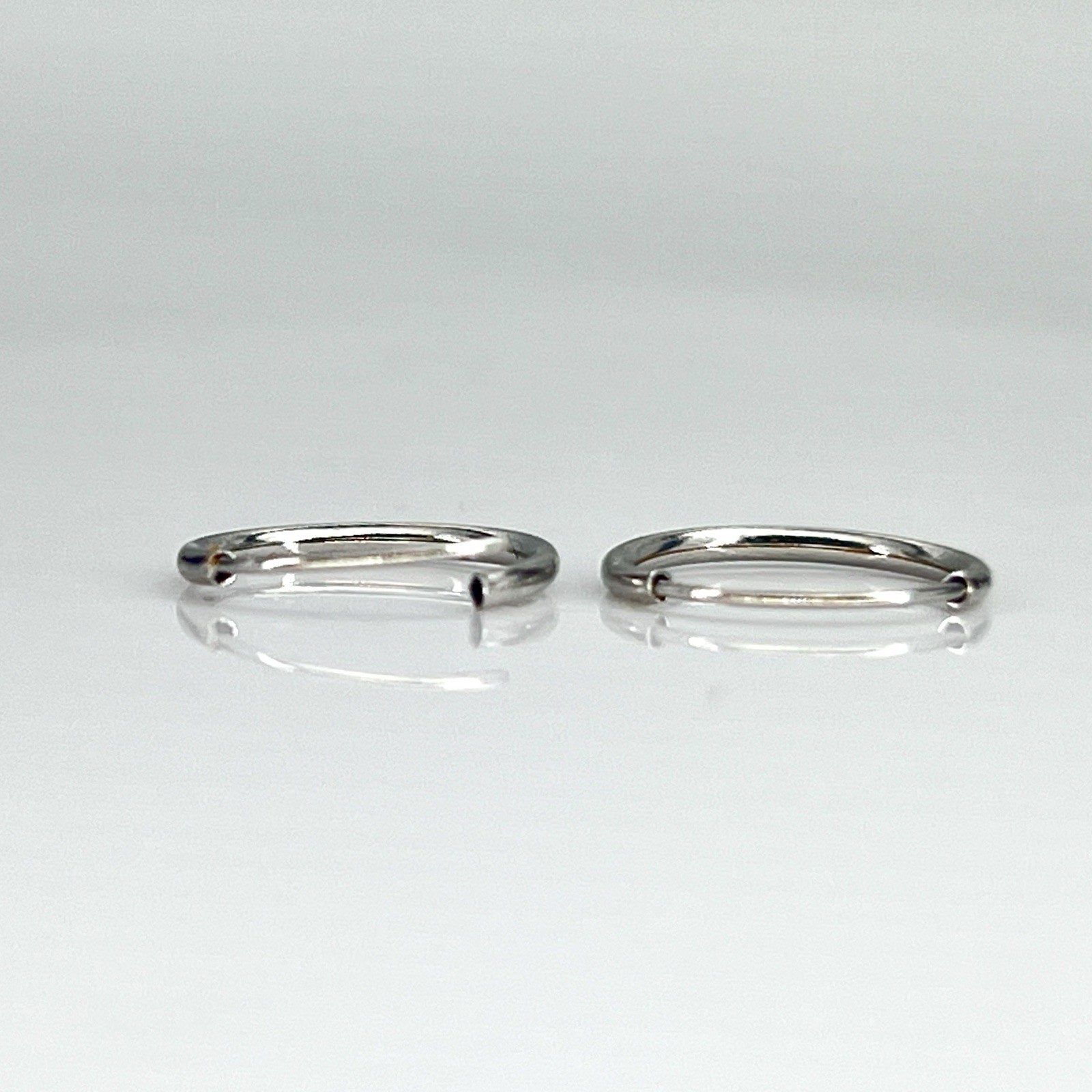 14K White Gold Small 10mm Endless Hoop Earrings .20g – New