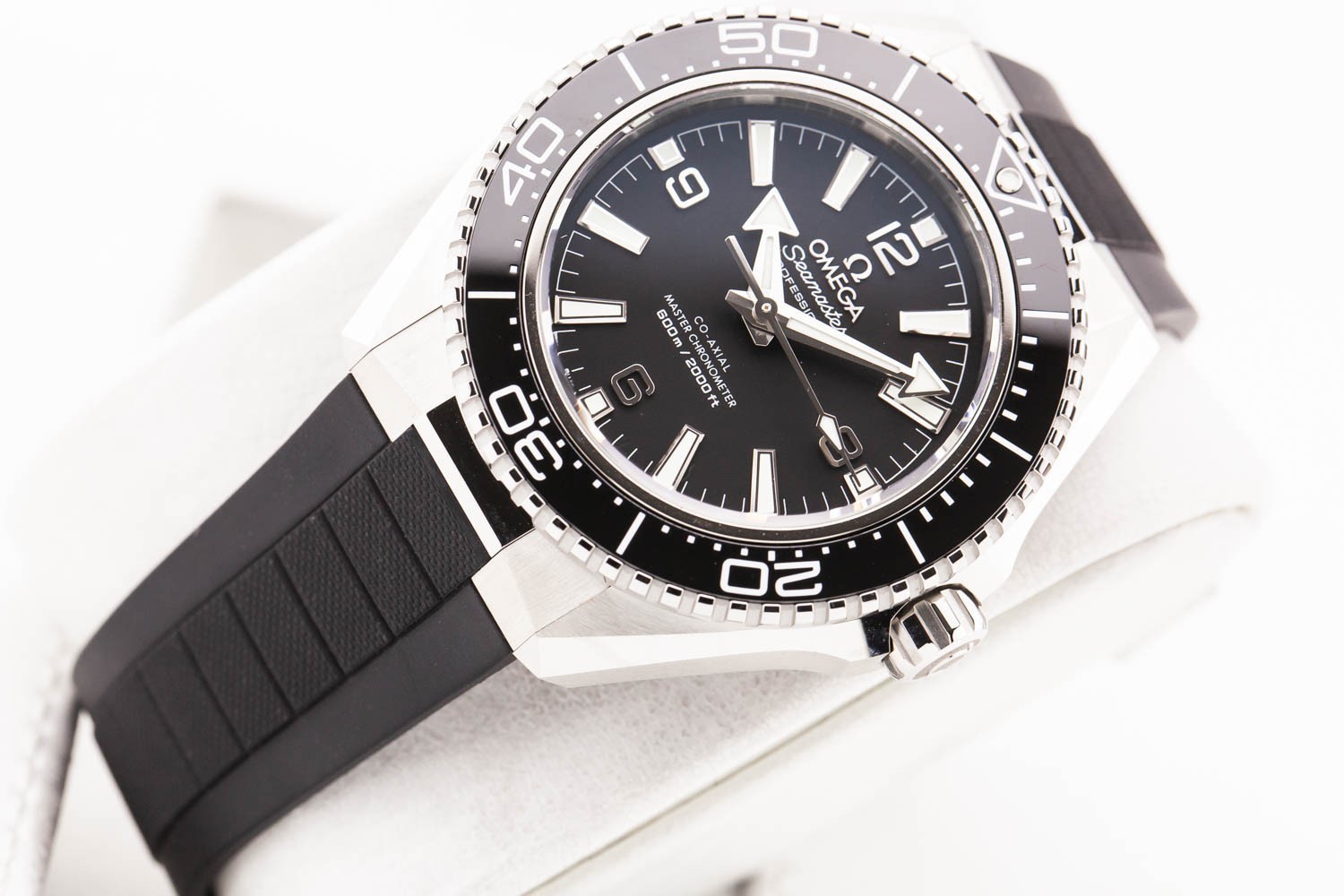 Omega Planet Ocean 600M Black Diver 42mm 217.32.42.21.01.001