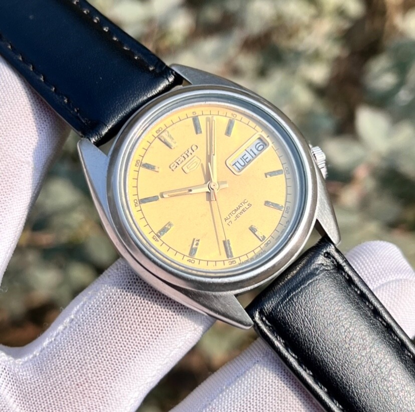 Vintage Seiko 5 Automatic Dress Formal Japan Made Men’s Watch 7009-3181