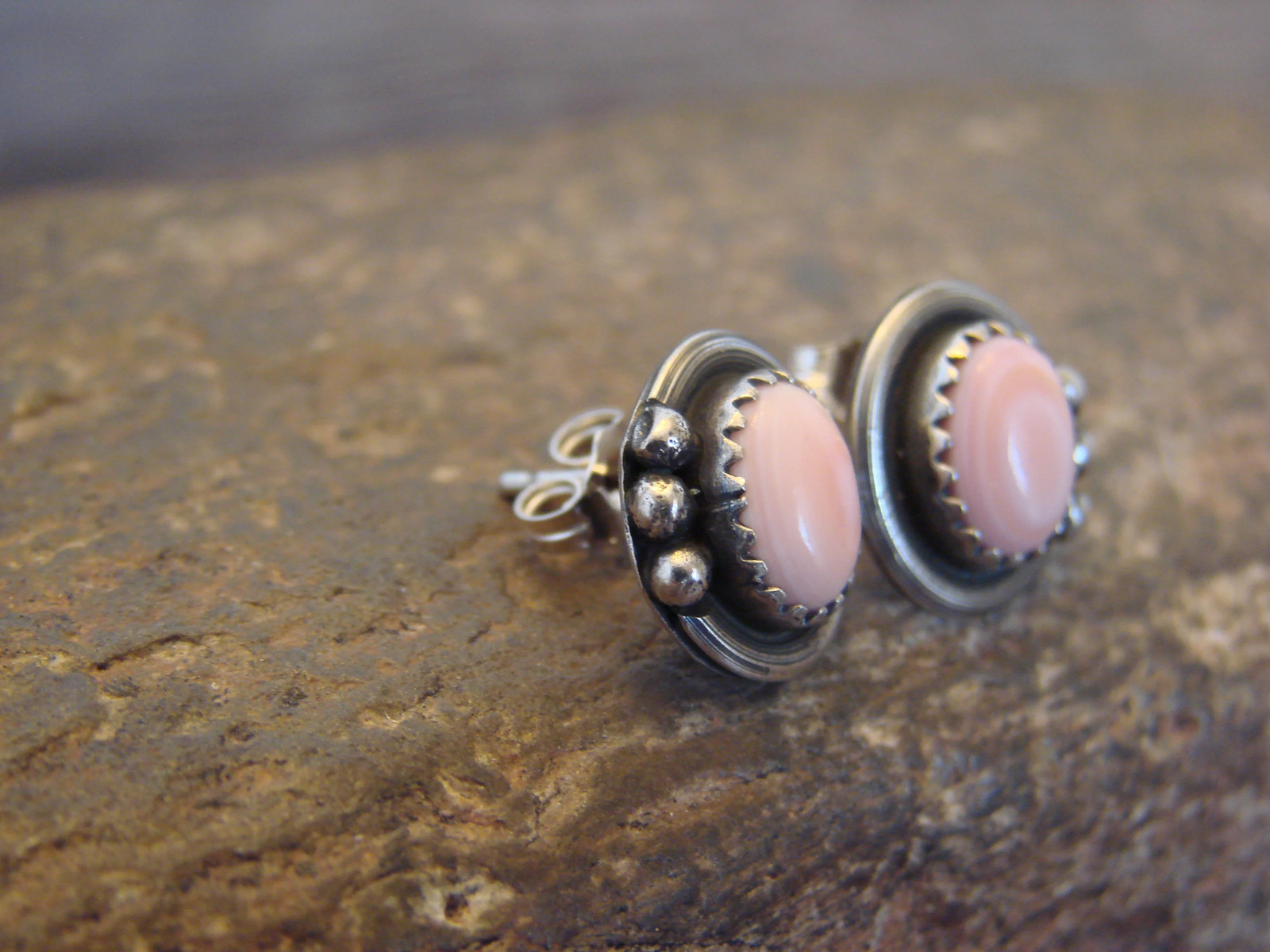 Native American Sterling Silver & Pink Conch Shell Post Earrings by Largo