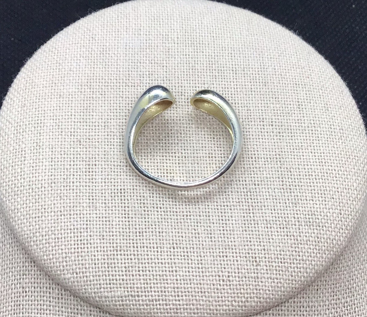 Sterling Silver 925 Unique Design Ring Sz 7.5 Y2342