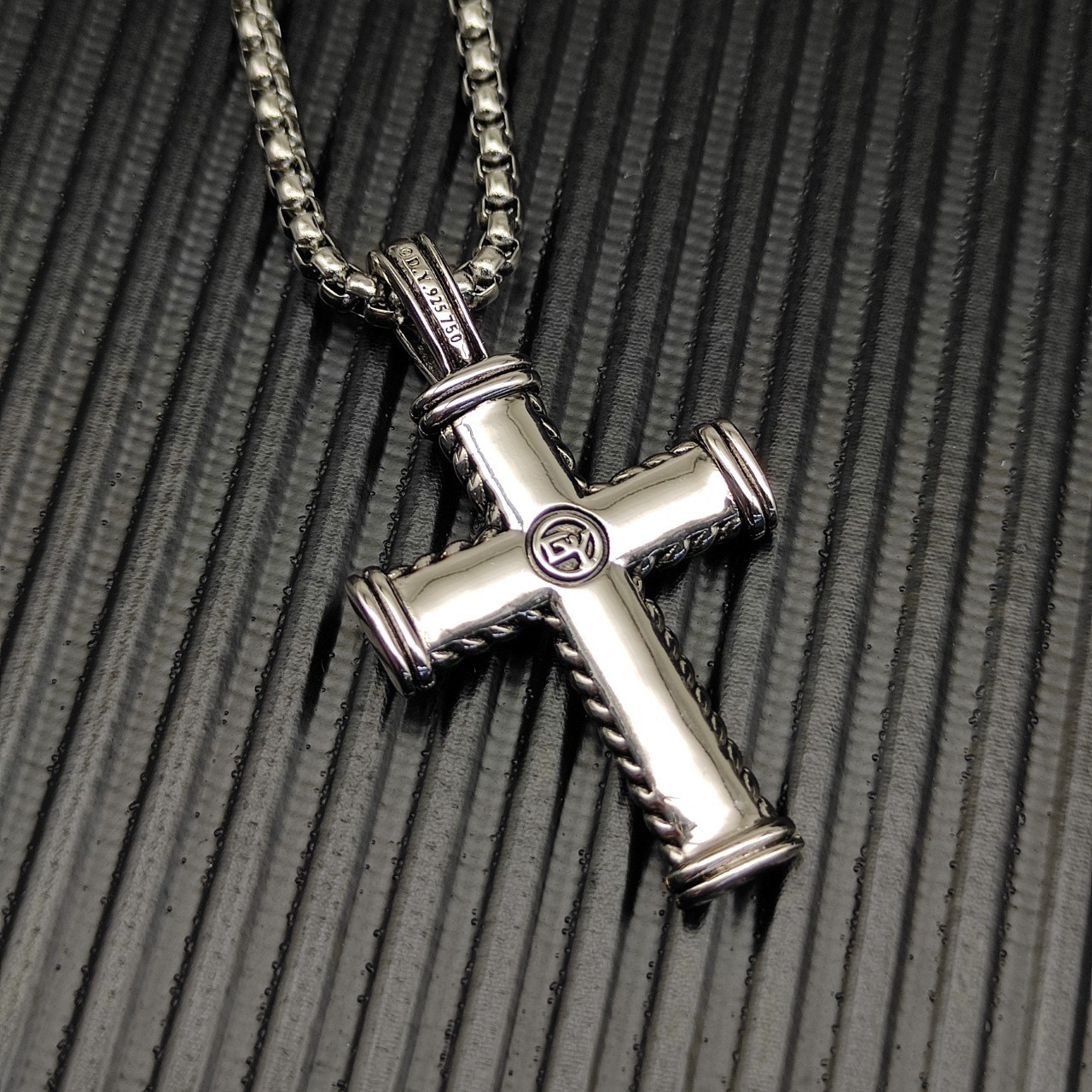 David Yurman Classic Cable Wire Cross Pendant 925Silver 18K Gold Necklace 19.6IN