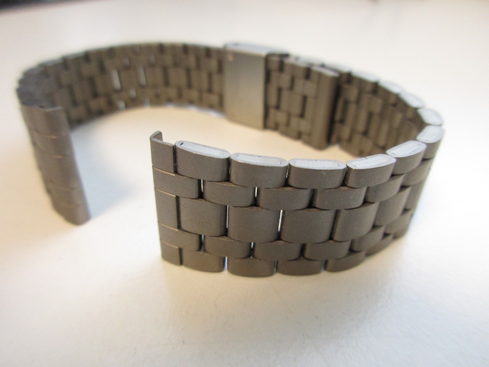 Titanium 5-row brushed 18 MM watch bracelet – factory overstock – straight lug