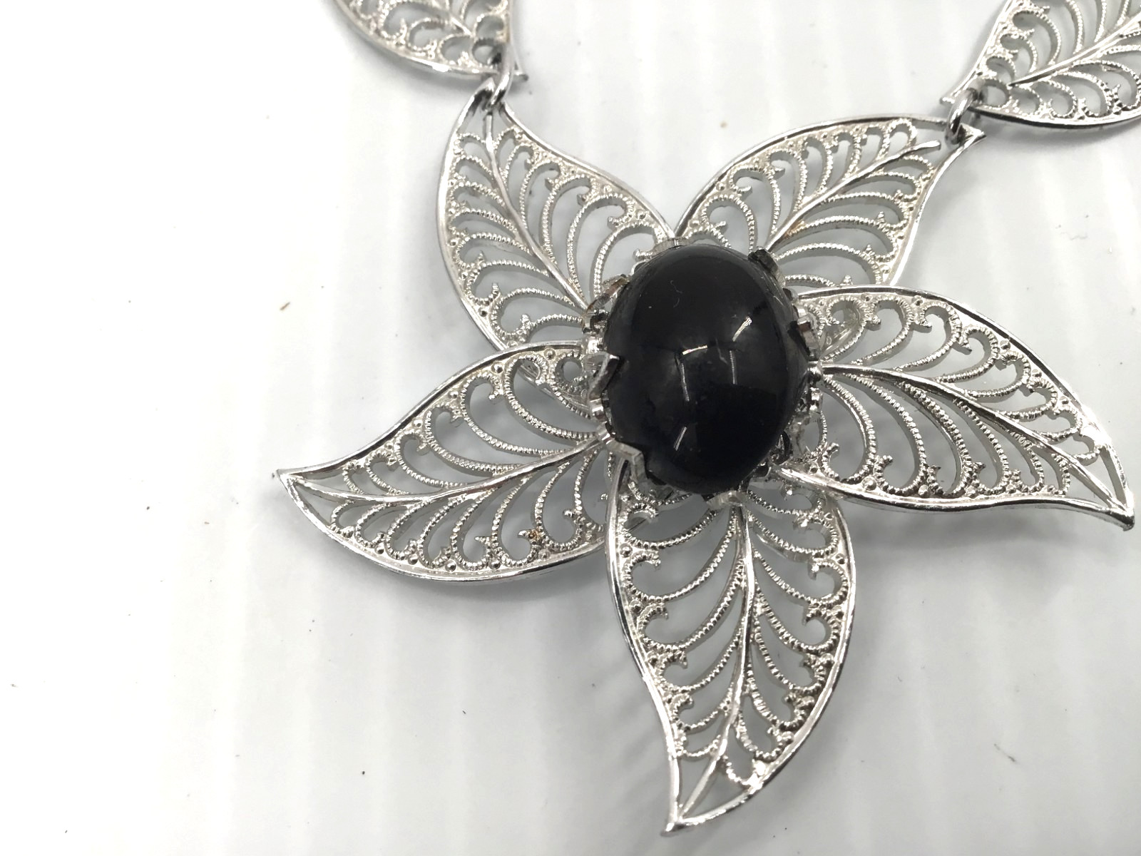 Fine Silver Filigree with Black Onyx Gemstone, 16″ Necklace, Bayonet Closure