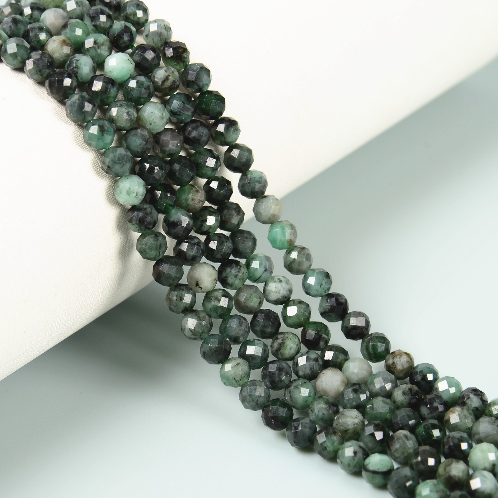 Natural Emerald Faceted Round Beads Size 2mm 3mm 4mm 6mm 15.5″ strand