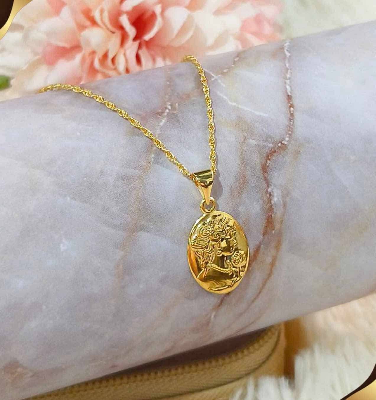 Pre-order!!! 18K SAUDI GOLD LIGHT WEIGHT ROPE CHAIN CAMEO PENDANT NECKLACE