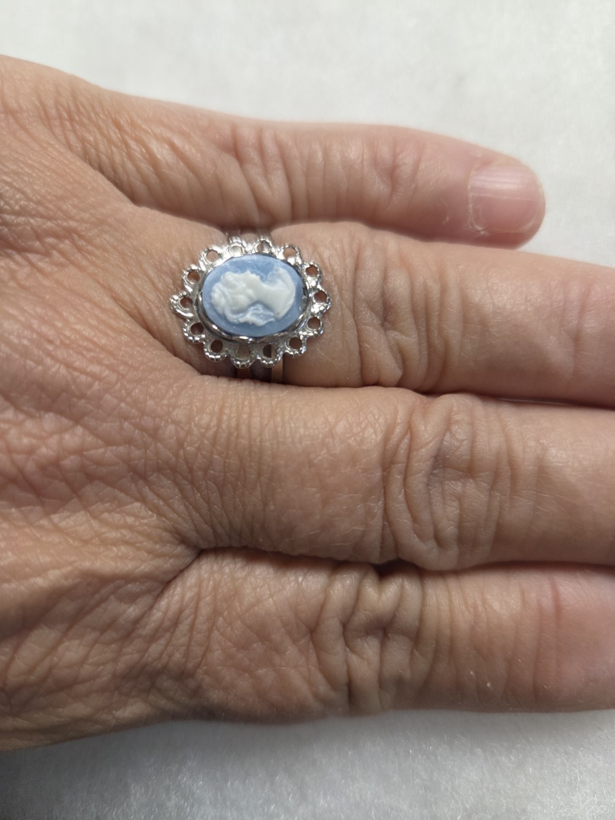 Vtg silver tone blue white adjustable size Cameo Ring