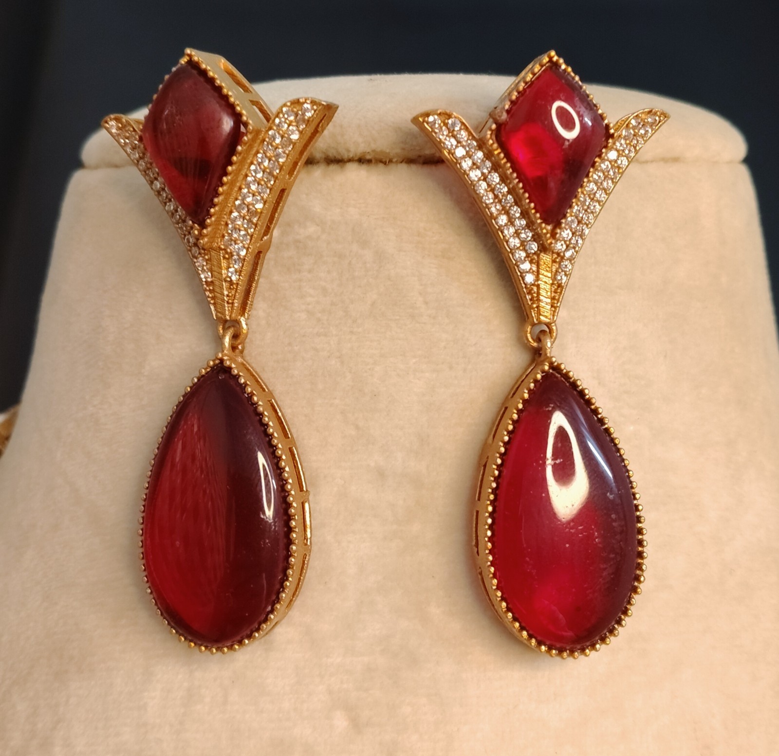 Ayra Pakistani Design Ruby Red Kundan Necklace with Teardrop Pendant Roz Jewelle