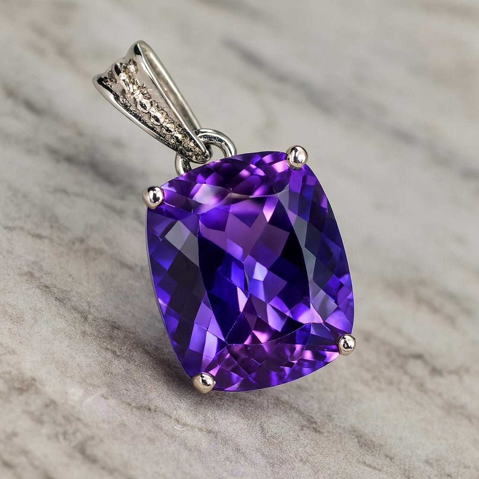 Natural Color Change Alexandrite Certified 25.77 Ct Gemstone Pendant 925 Silver